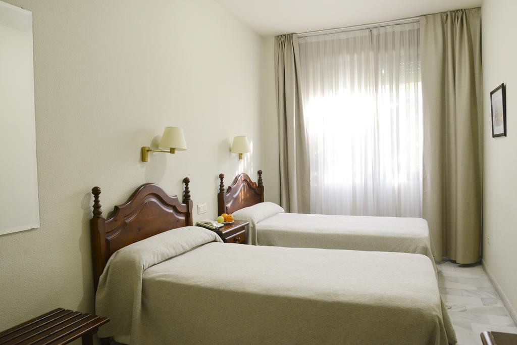 Chambre Familiale (2 Adultes + 1 Enfant)
